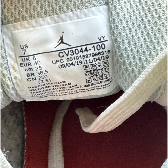 Size 7 - Air Jordan 1 Mid Milan Men Basketball Shoe Size 7 - Picture 7 of 7